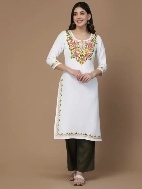 Aylin White Embroidred Kurti